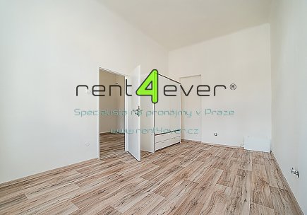 Pronájem bytu, Nusle, Boleslavova, 2+kk, 36 m2, cihla, po celkové rekonstrukci, částečně zařízený, Rent4Ever.cz