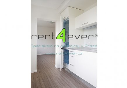 Pronájem bytu, Vokovice, Egyptská, 2+1, 52 m2, po rekonstrukci, výtah, sklep, balkon, nezařízený, Rent4Ever.cz