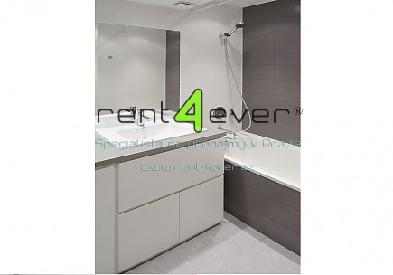 Pronájem bytu, Vokovice, Egyptská, 2+1, 52 m2, po rekonstrukci, výtah, sklep, balkon, nezařízený, Rent4Ever.cz