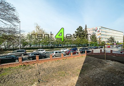 Pronájem bytu,  Metro A Strašnická, ul. Srbínská, 2+kk, 47 m2, po rekonstrukci, cihla, nevybavený , Rent4Ever.cz
