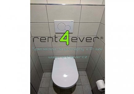 Pronájem bytu, Metro A Strašnická, ul. Za Poštou, 2+kk, 56 m2, cihla, po rekonstrukci, nezařízený, Rent4Ever.cz