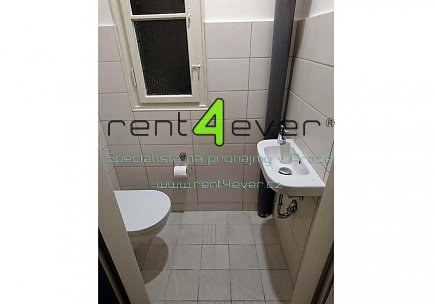 Pronájem bytu, Metro A Strašnická, ul. Za Poštou, 2+kk, 56 m2, cihla, po rekonstrukci, nezařízený, Rent4Ever.cz