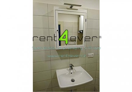 Pronájem bytu, Metro A Strašnická, ul. Za Poštou, 2+kk, 56 m2, cihla, po rekonstrukci, nezařízený, Rent4Ever.cz