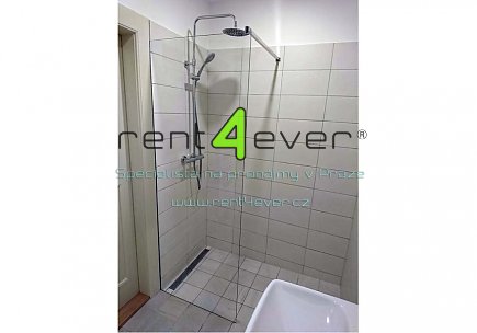 Pronájem bytu, Metro A Strašnická, ul. Za Poštou, 2+kk, 56 m2, cihla, po rekonstrukci, nezařízený, Rent4Ever.cz