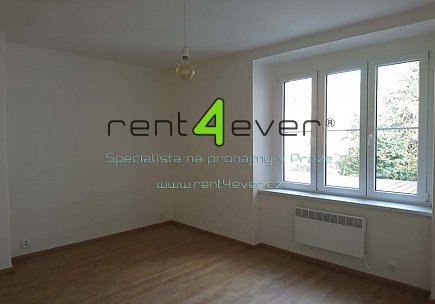 Pronájem bytu, Metro A Strašnická, ul. Za Poštou, 2+kk, 56 m2, cihla, po rekonstrukci, nezařízený, Rent4Ever.cz
