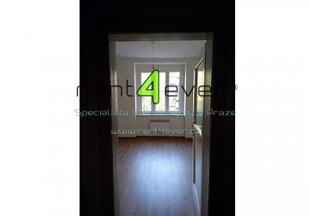Pronájem bytu, Metro A Strašnická, ul. Za Poštou, 2+kk, 56 m2, cihla, po rekonstrukci, nezařízený, Rent4Ever.cz