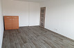 Pronájem bytu, Vršovice, Baškirská, 1+1, 35 m2, po rekonstrukci, lodžie 7 m2, výtah, nezařízený, Rent4Ever.cz