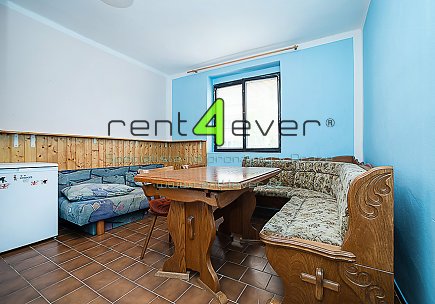 Pronájem bytu, Michle, Mezipolí, byt 2+kk ve vile, 36 m2, cihla, částečně zařízený, Rent4Ever.cz