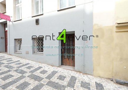 Pronájem bytu, Žižkov, Jeronýmova, 1+1, 40 m2, po rekonstrukci, vestavěné patro, zařízený, Rent4Ever.cz