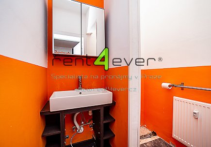 Pronájem bytu, Vinohrady, Bělehradská, byt 4+kk, 81 m2, cihla, nevybavený nábytkem, Rent4Ever.cz