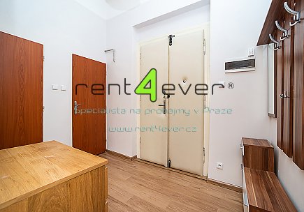 Pronájem bytu, Metro A Náměstí Míru, Moravská, 2+kk, 55 m2, po rekonstrukci, komora, zařízený, Rent4Ever.cz
