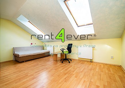 Pronájem bytu, Miškovice, Rychtáře Šimona, ŘRD, 4+1, 144 m2, terasa, zahrada, kryté parkovací stání, Rent4Ever.cz