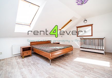 Pronájem bytu, Miškovice, Rychtáře Šimona, ŘRD, 4+1, 144 m2, terasa, zahrada, kryté parkovací stání, Rent4Ever.cz