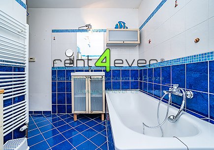 Pronájem bytu, Miškovice, Rychtáře Šimona, ŘRD, 4+1, 144 m2, terasa, zahrada, kryté parkovací stání, Rent4Ever.cz