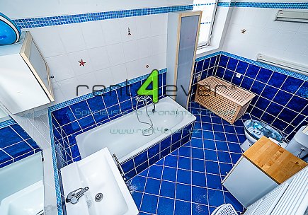 Pronájem bytu, Miškovice, Rychtáře Šimona, ŘRD, 4+1, 144 m2, terasa, zahrada, kryté parkovací stání, Rent4Ever.cz