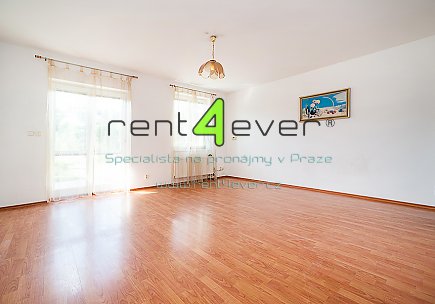 Pronájem bytu, Miškovice, Rychtáře Šimona, ŘRD, 4+1, 144 m2, terasa, zahrada, kryté parkovací stání, Rent4Ever.cz