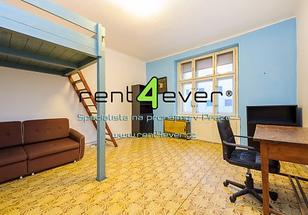 Pronájem bytu, Metro A Flora, Lucemburská, 1+kk, 28 m2, cihla, výtah, vestavěné patro na spaní, Rent4Ever.cz