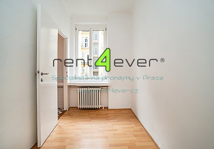 Pronájem bytu, Nové město, Lannova, 4+1, 93 m2, cihla, po rekonstrukci, komora, sklep, nezařízený, Rent4Ever.cz