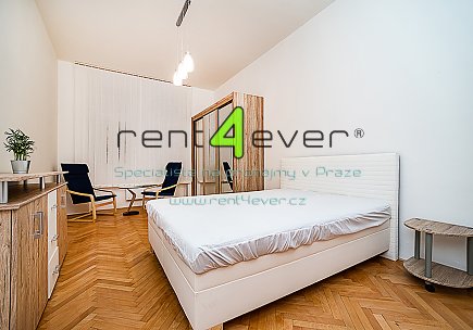 Pronájem bytu, Smíchov, Na Laurové, byt 1+1, 36 m2, cihla, po rekonstrukci, zařízený nábytkem, Rent4Ever.cz