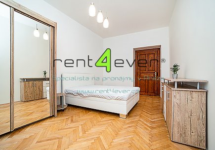 Pronájem bytu, Smíchov, Na Laurové, byt 1+1, 36 m2, cihla, po rekonstrukci, zařízený nábytkem, Rent4Ever.cz