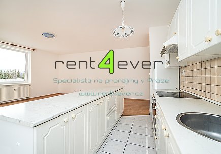 Pronájem bytu, Záběhlice, U Zahradního města, byt 3+1, 78 m2, balkon, garáž. stání, nevybavený, Rent4Ever.cz