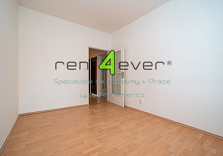 Pronájem bytu, Záběhlice, U Zahradního města, byt 3+1, 78 m2, balkon, garáž. stání, nevybavený, Rent4Ever.cz