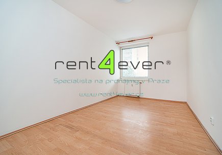 Pronájem bytu, Záběhlice, U Zahradního města, byt 3+1, 78 m2, balkon, garáž. stání, nevybavený, Rent4Ever.cz