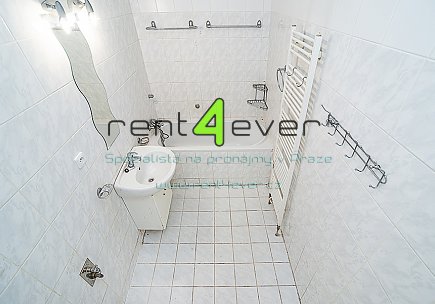 Pronájem bytu, Záběhlice, U Zahradního města, byt 3+1, 78 m2, balkon, garáž. stání, nevybavený, Rent4Ever.cz