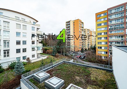 Pronájem bytu, Záběhlice, U Zahradního města, byt 3+1, 78 m2, balkon, garáž. stání, nevybavený, Rent4Ever.cz
