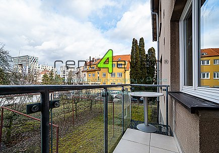 Pronájem bytu, Podolí, Kaplická, 2+kk, 60 m2, cihla, po rekonstrukci, balkon, sklep, vybavený, Rent4Ever.cz
