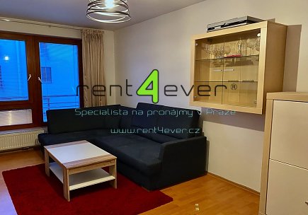 Pronájem bytu, Vysočany, Jana Přibíka, byt 1+kk, 33 m2, novostavba, výtah, vybavený nábytkem, Rent4Ever.cz