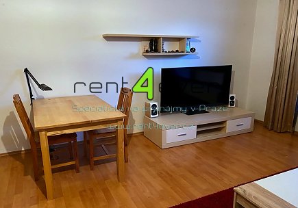 Pronájem bytu, Vysočany, Jana Přibíka, byt 1+kk, 33 m2, novostavba, výtah, vybavený nábytkem, Rent4Ever.cz