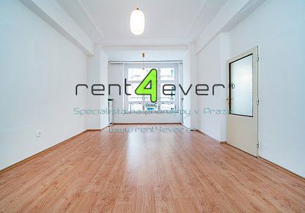 Pronájem bytu, Metro B Karlovo náměstí, Trojanova, 2+1 (2+kk), 71 m2, cihla, nezařízený nábytkem, Rent4Ever.cz