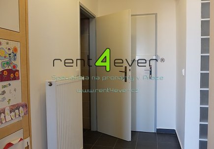 Pronájem bytu, Metro A Náměstí Míru, 4+1, 119 m2, cihla, po rekonstrukci, 2 terasy, část. vybavený, Rent4Ever.cz