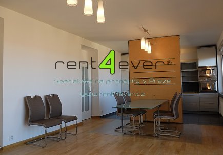 Pronájem bytu, Metro A Náměstí Míru, 4+1, 119 m2, cihla, po rekonstrukci, 2 terasy, část. vybavený, Rent4Ever.cz