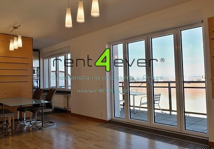 Pronájem bytu, Metro A Náměstí Míru, 4+1, 119 m2, cihla, po rekonstrukci, 2 terasy, část. vybavený, Rent4Ever.cz
