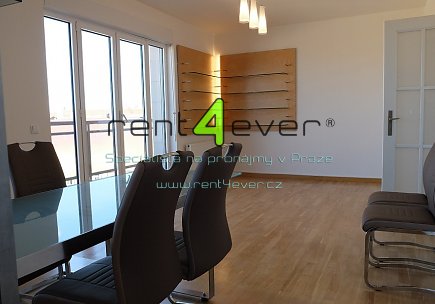 Pronájem bytu, Metro A Náměstí Míru, 4+1, 119 m2, cihla, po rekonstrukci, 2 terasy, část. vybavený, Rent4Ever.cz