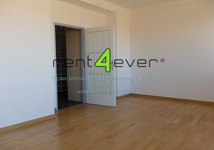 Pronájem bytu, Metro A Náměstí Míru, 4+1, 119 m2, cihla, po rekonstrukci, 2 terasy, část. vybavený, Rent4Ever.cz