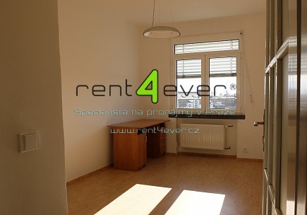 Pronájem bytu, Metro A Náměstí Míru, 4+1, 119 m2, cihla, po rekonstrukci, 2 terasy, část. vybavený, Rent4Ever.cz