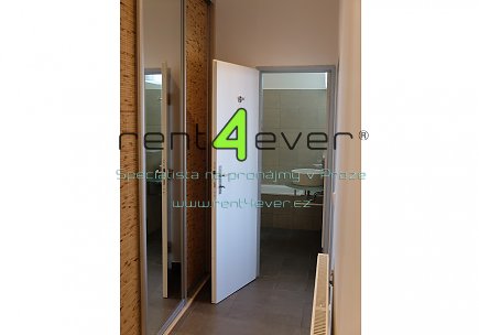 Pronájem bytu, Metro A Náměstí Míru, 4+1, 119 m2, cihla, po rekonstrukci, 2 terasy, část. vybavený, Rent4Ever.cz