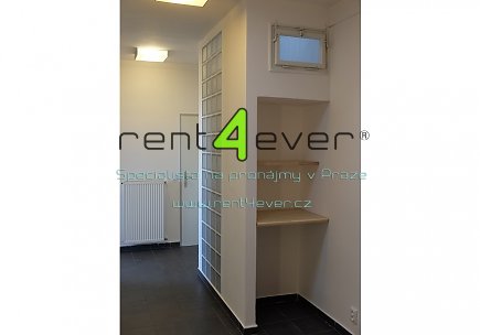 Pronájem bytu, Metro A Náměstí Míru, 4+1, 119 m2, cihla, po rekonstrukci, 2 terasy, část. vybavený, Rent4Ever.cz