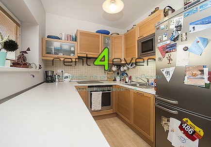 Pronájem bytu, Hrdlořezy, U Smetanky, 2+kk, 62 m2, novostavba, balkon, garáž. stání, vybavený, Rent4Ever.cz
