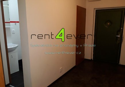 Pronájem bytu, Strašnice, Oravská, byt 2+1, 54 m2, cihla, lodžie, částečně vybavený, Rent4Ever.cz