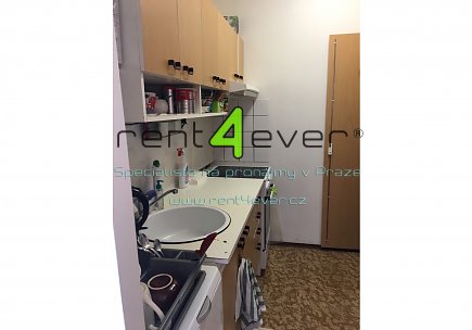 Pronájem bytu, Stodůlky, Blattného, byt 1+kk, 32 m2, vybavený nábytkem, Rent4Ever.cz