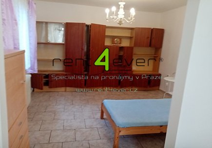 Pronájem bytu, Petrovice, Euklidova, 2 pokoje v RD, 20 m2, cihla, zahrada, zařízené, Rent4Ever.cz
