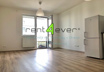 Pronájem bytu, Letňany, Škrábkových, byt 1+kk, 35 m2, novostavba, balkon, nevybavený, Rent4Ever.cz