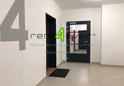 Pronájem bytu, Letňany, Škrábkových, byt 1+kk, 35 m2, novostavba, balkon, nevybavený, Rent4Ever.cz