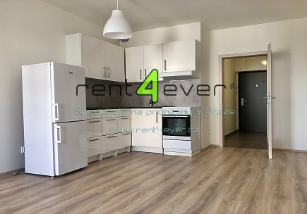 Pronájem bytu, Letňany, Škrábkových, byt 1+kk, 35 m2, novostavba, balkon, nevybavený, Rent4Ever.cz