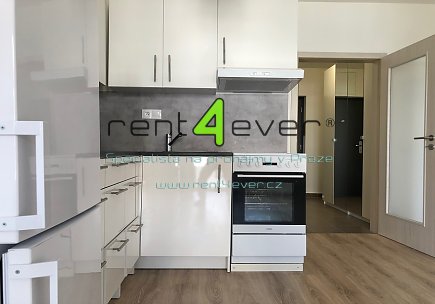 Pronájem bytu, Letňany, Škrábkových, byt 1+kk, 35 m2, novostavba, balkon, nevybavený, Rent4Ever.cz