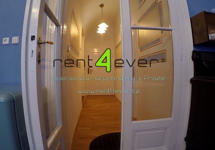 Pronájem bytu, Malá Strana, Tržiště, byt 2+kk, 50 m2, cihla, částečně zařízený nábytkem, Rent4Ever.cz